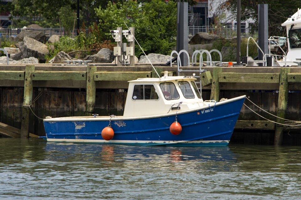 Vessel port transportation