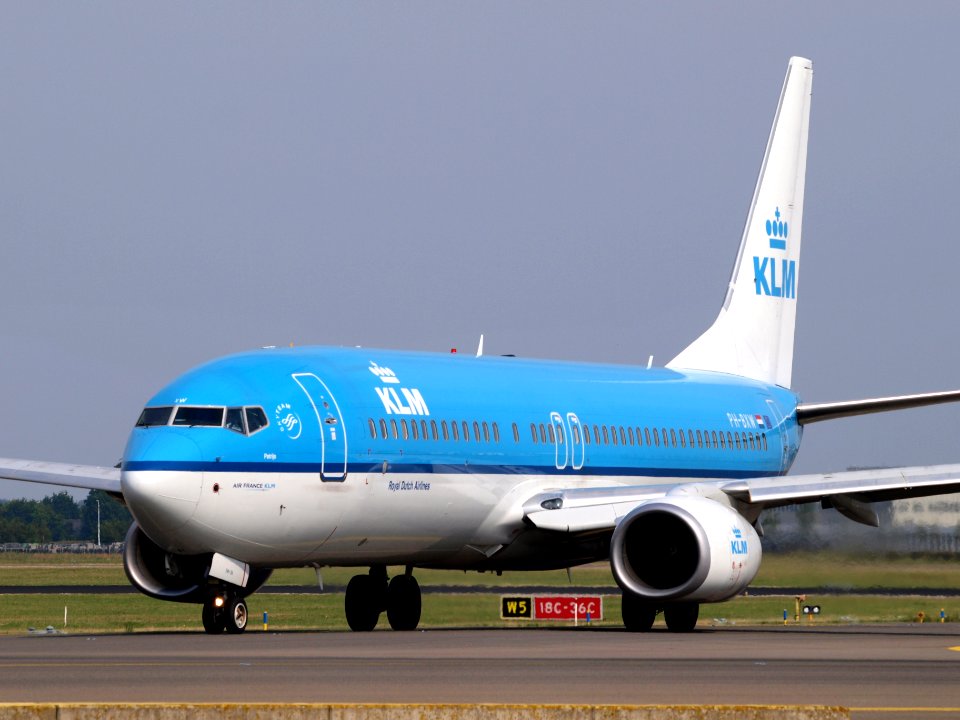 PH-BXW KLM Royal Dutch Airlines Boeing 737-8K2(WL) - cn 30360 taxiing, 25august2013 pic-002