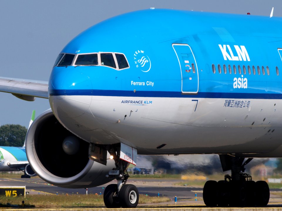 PH-BQF KLM Royal Dutch Airlines Boeing 777-206(ER) - cn 29398, taxiing 21july2013 pic-003