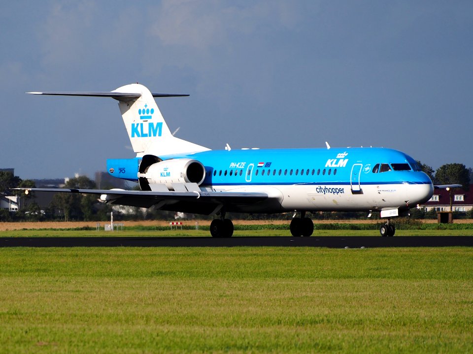 PH-KZE KLM Cityhopper Fokker F70 - cn 11576, 11Aug2014, landing at Schiphol (AMS - EHAM), The Netherlands, pic2