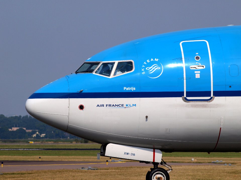 PH-BXW KLM Royal Dutch Airlines Boeing 737-8K2(WL) - cn 30360 taxiing, 25august2013 pic-004