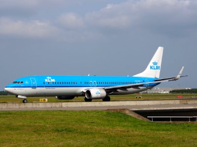 PH-BXT KLM Royal Dutch Airlines Boeing 737-9K2(WL) taxiing 14july2013 pic2