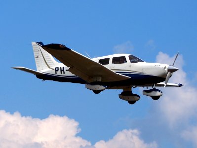 PH-CJC Piper PA-28-181 Archer III at Hilversum Airport (ICAO EHHV), photo1