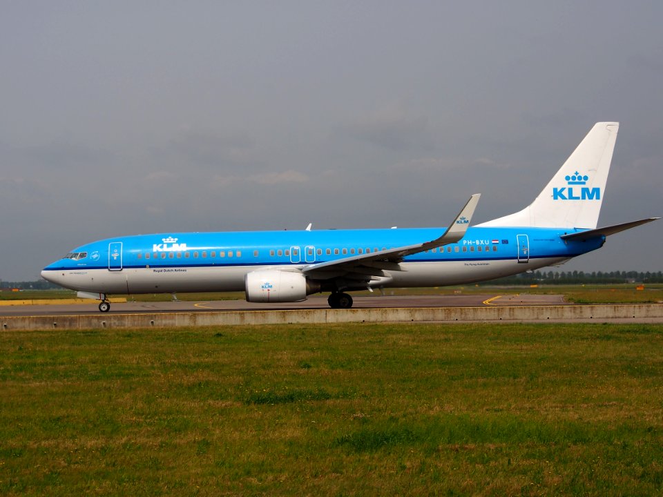 PH-BXU KLM Royal Dutch Airlines Boeing 737-8BK(WL) - cn 33028 taxiing 14july2013 pic3