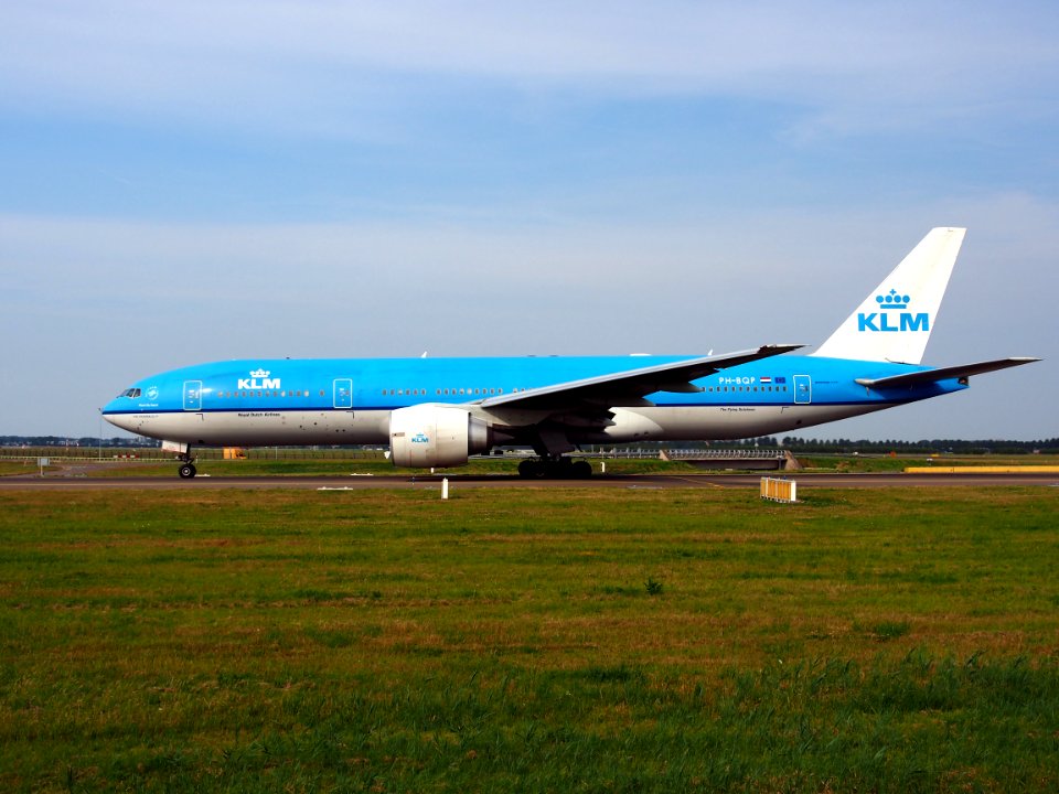 PH-BQP KLM Royal Dutch Airlines Boeing 777-206(ER) - cn 32721, taxiing 22july2013 pic-006