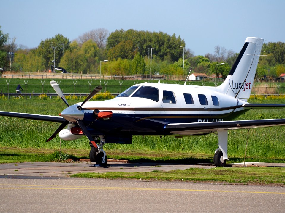 PH-LUX Piper PA-46 Jetprop DLX at Rotterdam The Hague Airport (RTM - EHRD), pic2