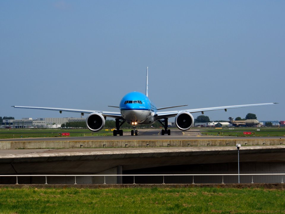 PH-BVK KLM Royal Dutch Airlines Boeing 777-306(ER) - cn 42172 pic1