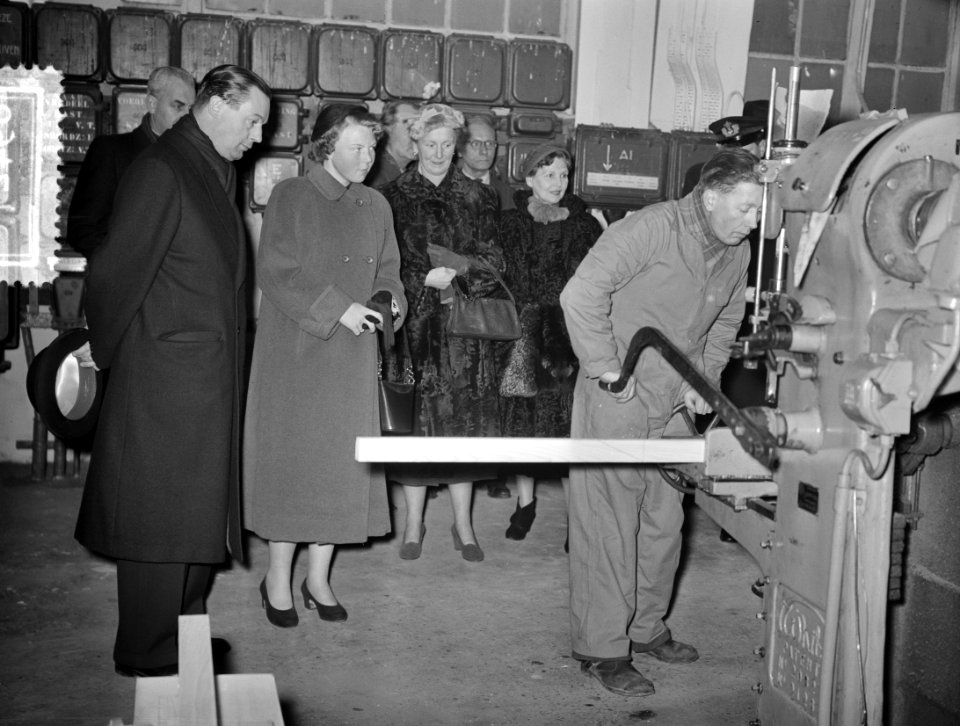 Prinses Beatrix bezoekt de werkplaatsen van de Nederlandse Dok- en Scheepsbouwma, Bestanddeelnr 906-9427