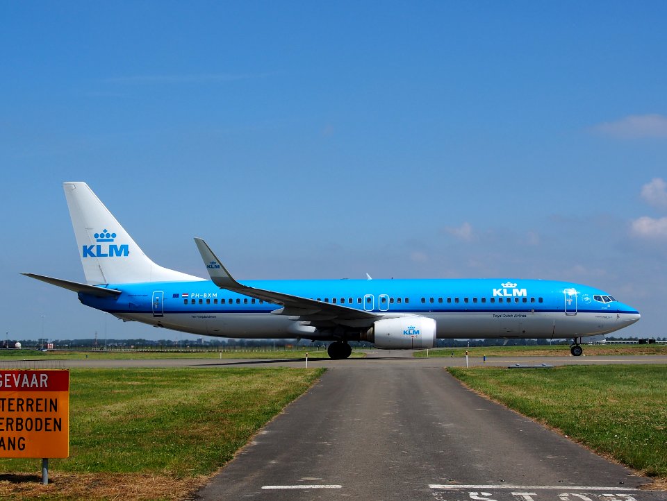 PH-BXM KLM Royal Dutch Airlines Boeing 737-8K2(WL) pic3