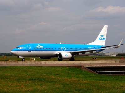 PH-BXY KLM Royal Dutch Airlines Boeing 737-8K2(WL) - cn 30372 taxiing 14july2013 pic3