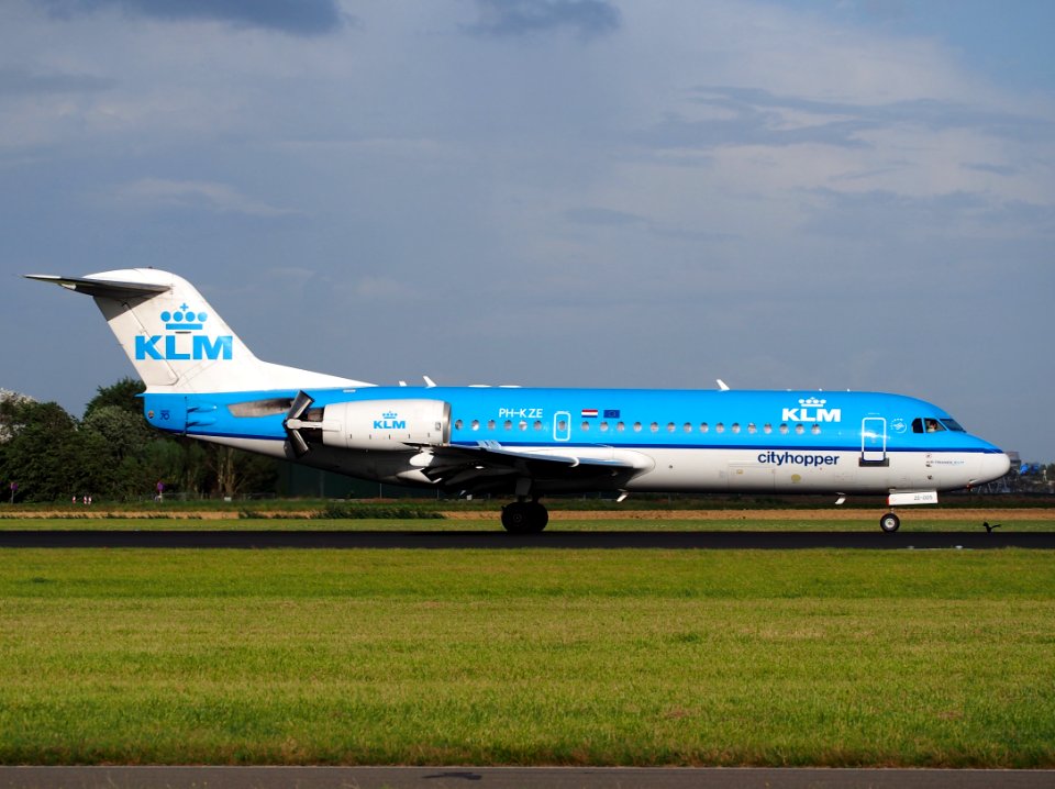 PH-KZE KLM Cityhopper Fokker F70 - cn 11576, 11Aug2014, landing at Schiphol (AMS - EHAM), The Netherlands, pic3