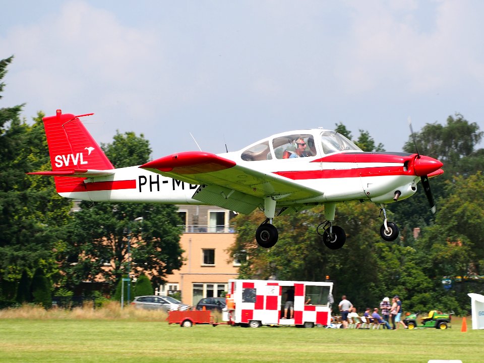 PH-MBW Fuji FA-200-160 at Hilversum Airport (ICAO EHHV), photo2