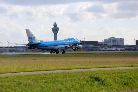 PH-CKB EHAM 9