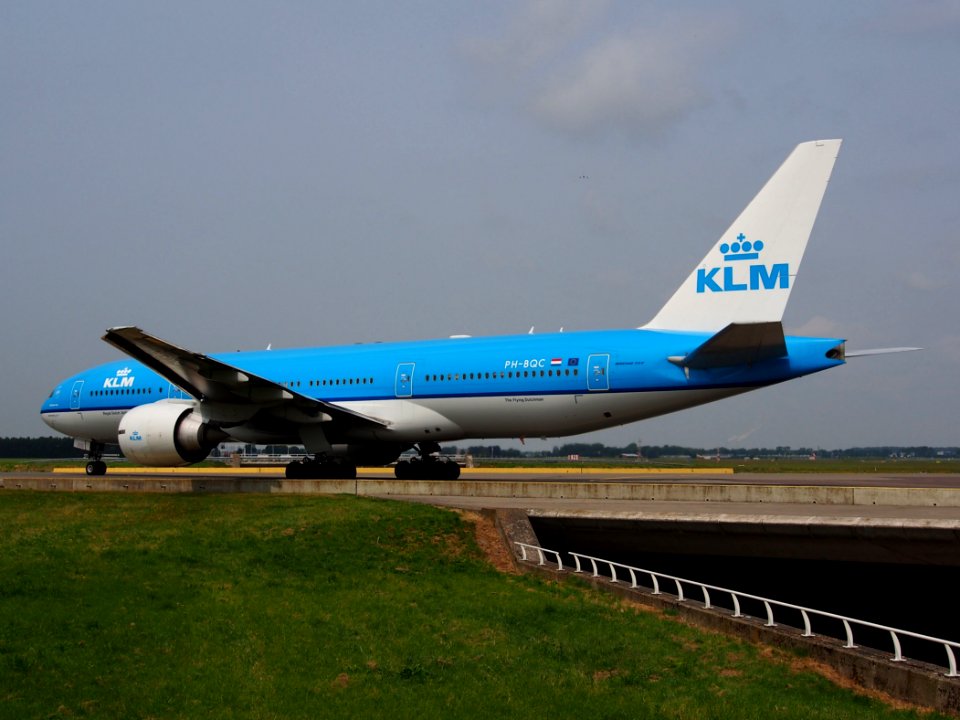 PH-BQC KLM Royal Dutch Airlines Boeing 777-206(ER) - cn 29397 taxiing 14july2013 pic5