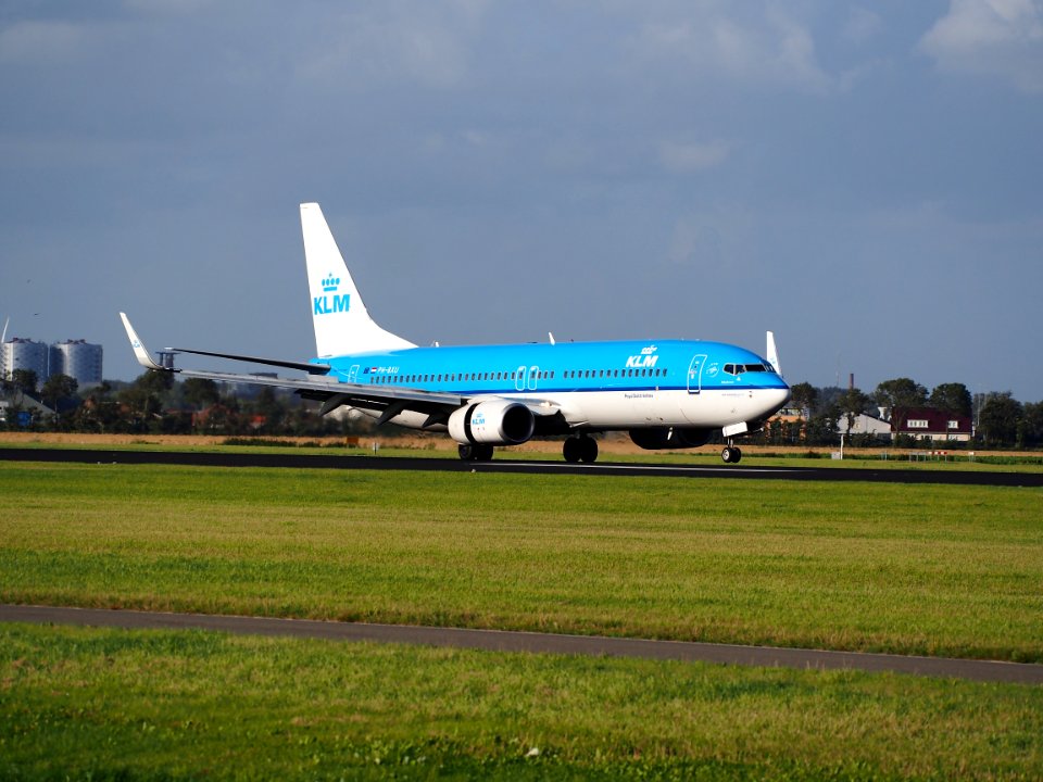 PH-BXU KLM Boeing 737-800, 11Aug2014, landing at Schiphol (AMS - EHAM), The Netherlands, pic1
