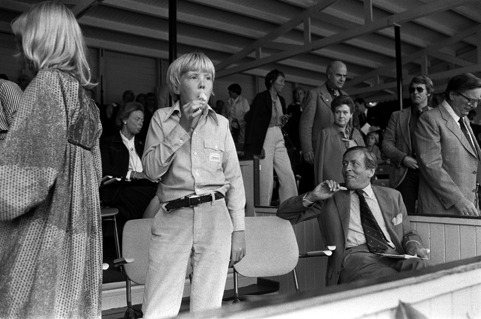 Prins Willem-Alexander en Prins Claus op de tribune, Bestanddeelnr 930-4038