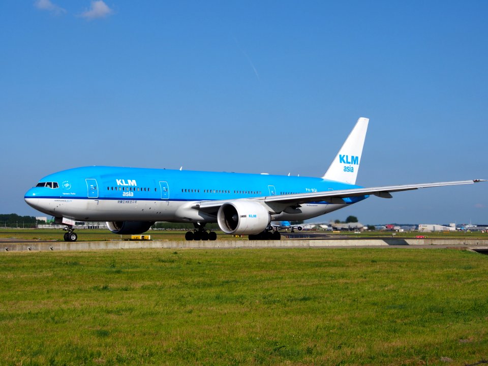 PH-BQI KLM Royal Dutch Airlines Boeing 777-206(ER) - cn 33714 taxiing 18july20113 pic-004