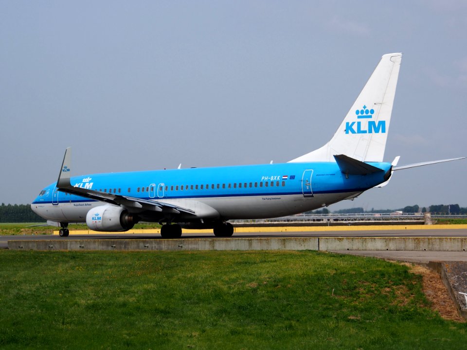 PH-BXK KLM Royal Dutch Airlines Boeing 737-8K2(WL) taxiing 14july2013 pic3