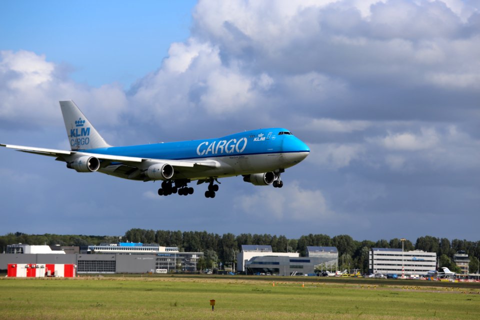 PH-CKB EHAM 4