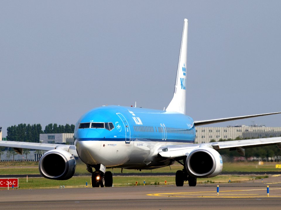 PH-BXW KLM Royal Dutch Airlines Boeing 737-8K2(WL) - cn 30360 taxiing, 25august2013 pic-001