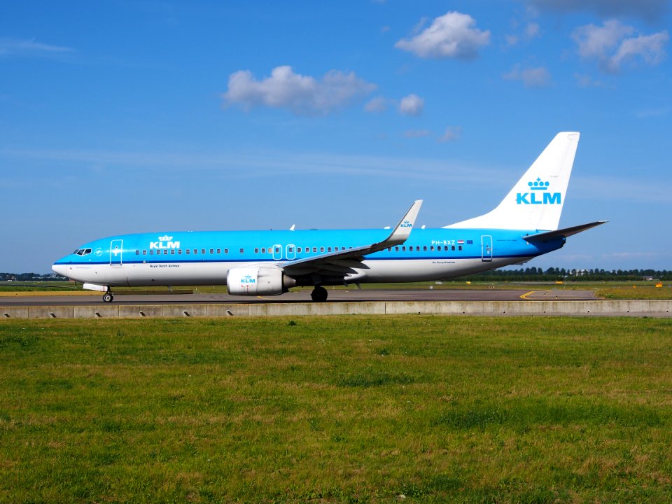 PH-BXZ KLM Royal Dutch Airlines Boeing 737-8K2(WL) - cn 30368 taxiing 19july2013 pic-002