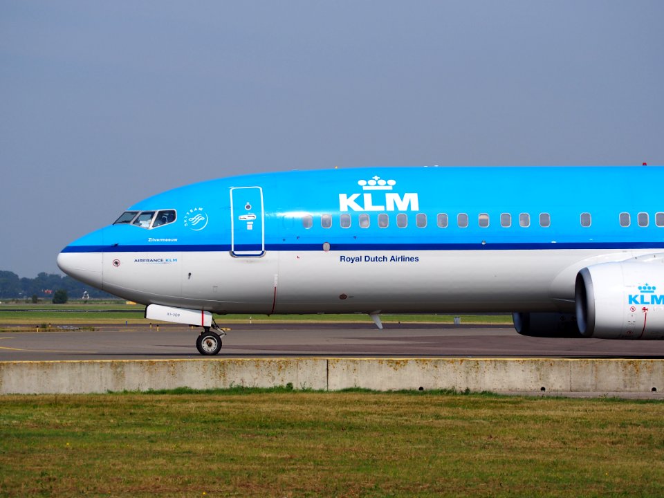 PH-BXI KLM Royal Dutch Airlines Boeing 737-8K2(WL) - cn 30358 taxiing, 25august2013 pic-003