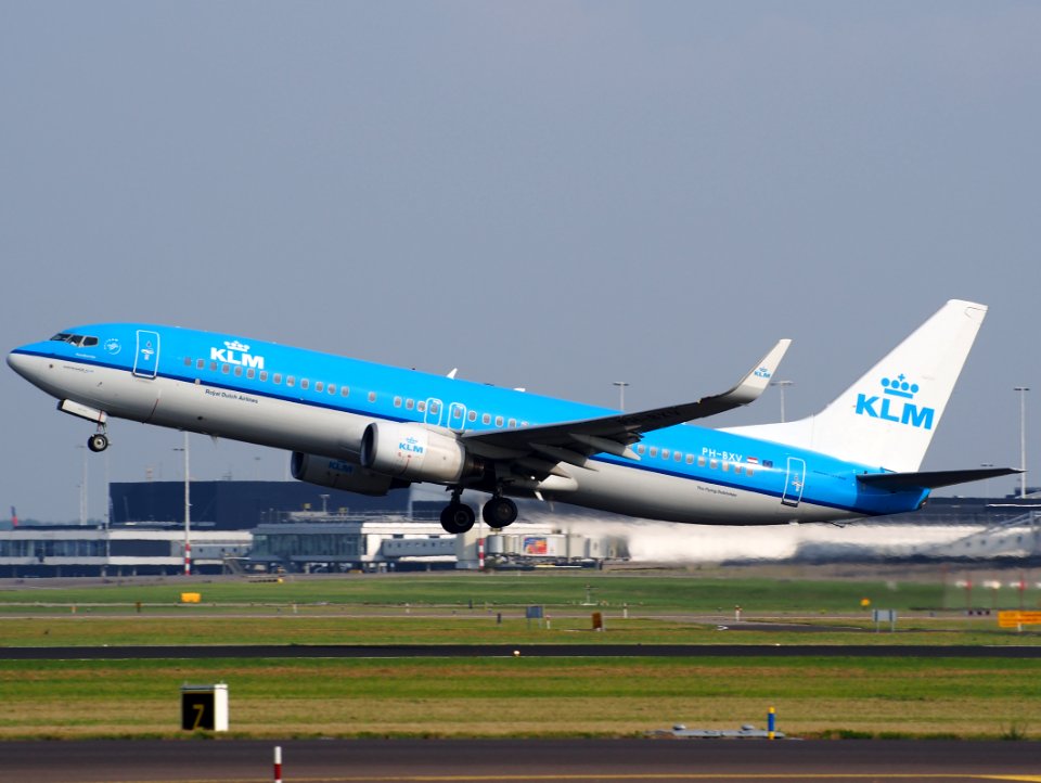 PH-BXV KLM Royal Dutch Airlines Boeing 737-8K2(WL) - cn 30370 take-off, 25august2013 pic-1