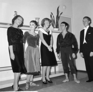 Prinses Beatrix aanwezig in de Stadsschouwburg te Utrecht, balletuitvoering van , Bestanddeelnr 917-3134