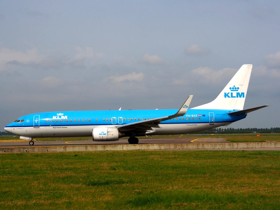 PH-BXZ KLM Royal Dutch Airlines Boeing 737-8K2(WL) taxiing 14july2013 pic2