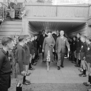 Prinses Beatrix bezocht sluitingsdag van De Zwaluwen, Jeugdactie polio te Den Ha, Bestanddeelnr 916-9627
