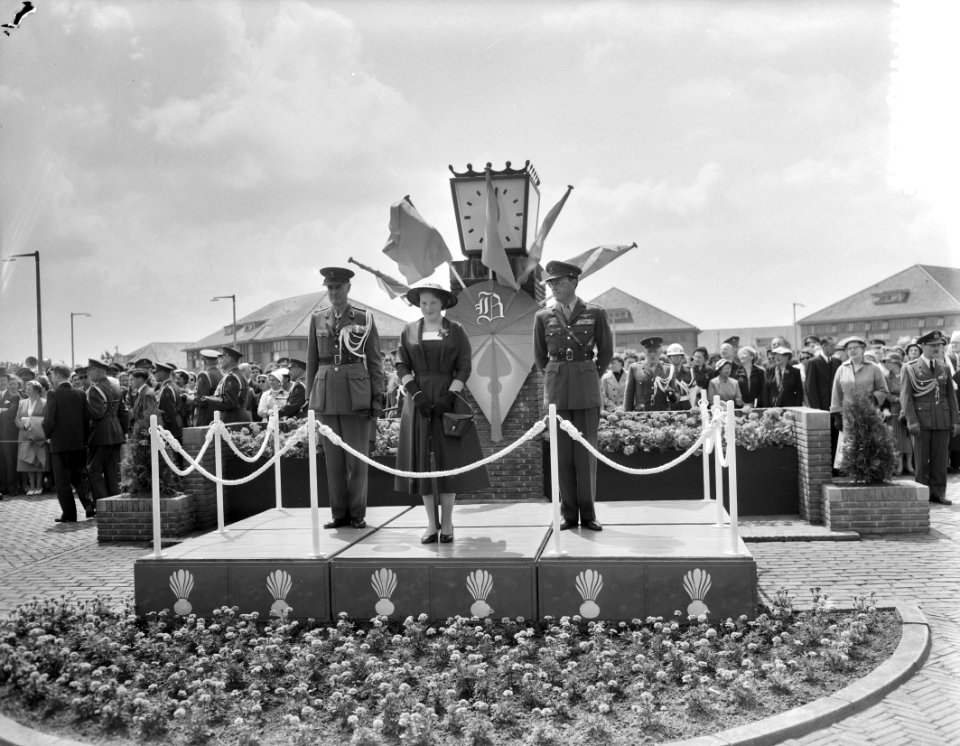 Prinses Beatrix benoemd tot Schutsvrouwe der Koninklijke Marechaussee. Prinses B, Bestanddeelnr 907-8700