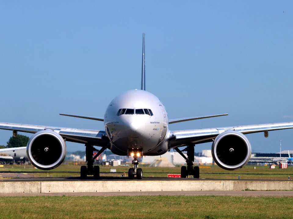 PH-BVD KLM Royal Dutch Airlines Boeing 777-306(ER) - cn 35979 taxiing 18july2013 pic-002