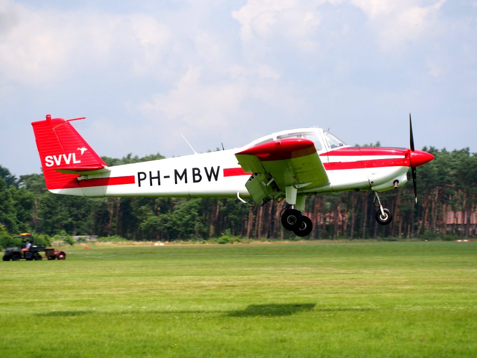 PH-MBW Fuji FA-200-160 at Hilversum Airport (ICAO EHHV), photo3