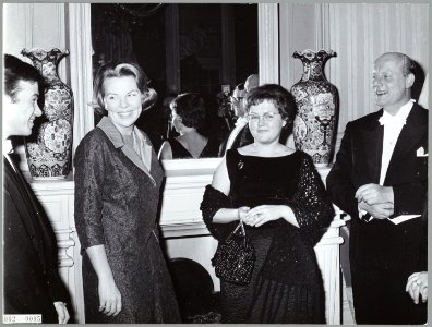 Prinses Beatrix aanwezig bij het 2e deel van het concert Koninklijk Conservatori, Bestanddeelnr 002-0095