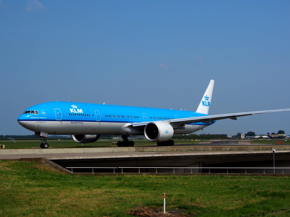 PH-BVK KLM Royal Dutch Airlines Boeing 777-306(ER) - cn 42172 pic3