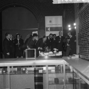 Prinses Beatrix opende tentoonstelling in Koopmansbeurs, Bestanddeelnr 914-4120