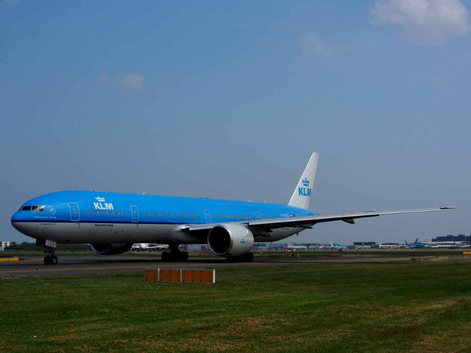 PH-BVG KLM Royal Dutch Airlines Boeing 777-306(ER) - cn 38867 pic4