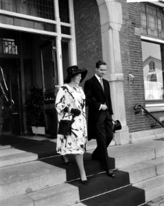 Prinses Beatrix getuige bij het huwelijk van mr C L Baron Harinxma thoe Sloot, Bestanddeelnr 915-2144