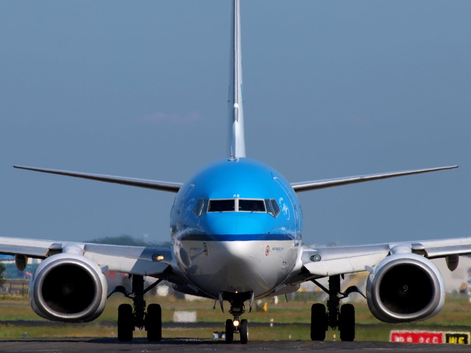 PH-BXE KLM Royal Dutch Airlines Boeing 737-8K2(WL) - cn 29595 taxiing 18july2013 pic-001