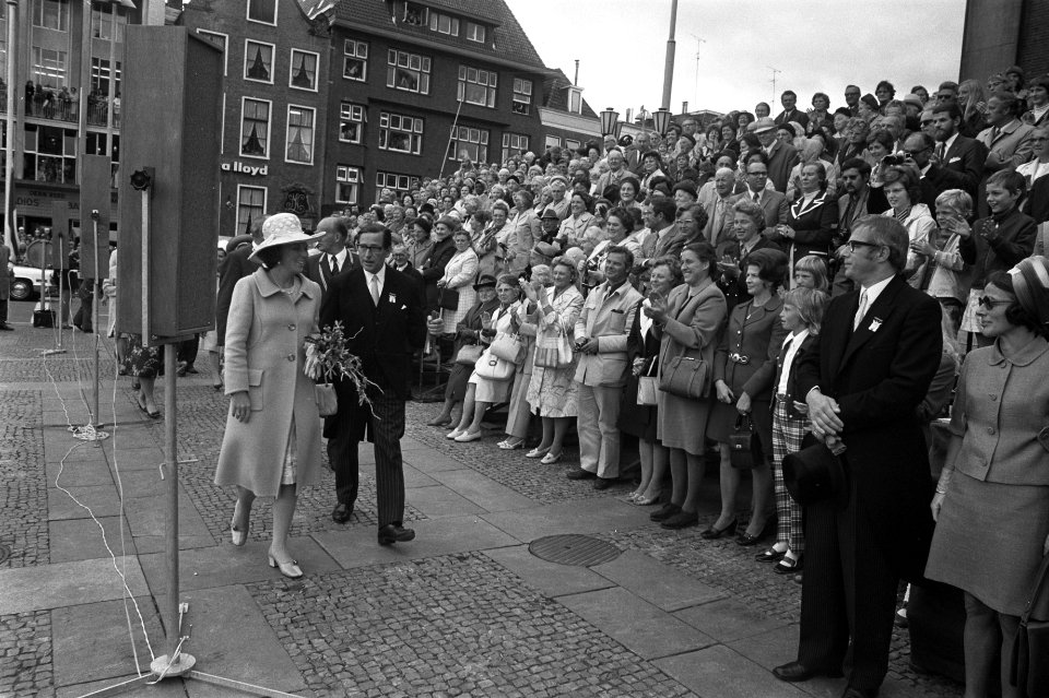 Prinses Beatrix aanwezig bij herdenking Gronings ontzet driehonderd jaar geleden, Bestanddeelnr 925-8333