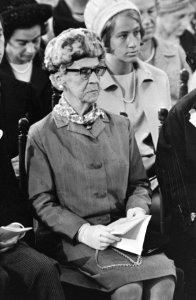 Prinses Armgard tijdens de kerkdienst, Bestanddeelnr 921-6656