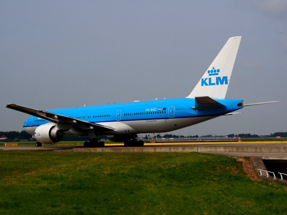 PH-BQC KLM Royal Dutch Airlines Boeing 777-206(ER) - cn 29397 taxiing 14july2013 pic6