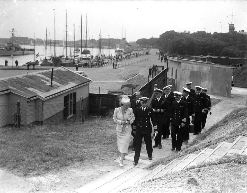 Prinselijk paar in Den Helder. Aankomst op Wierhoofd, Bestanddeelnr 902-8175