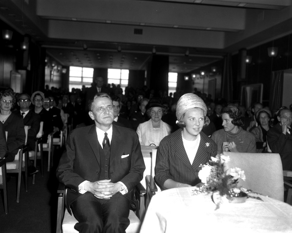 Prinses Beatrix , Nederlandse Huisartsen Instituut te Utrecht officieel geopend,, Bestanddeelnr 917-6755