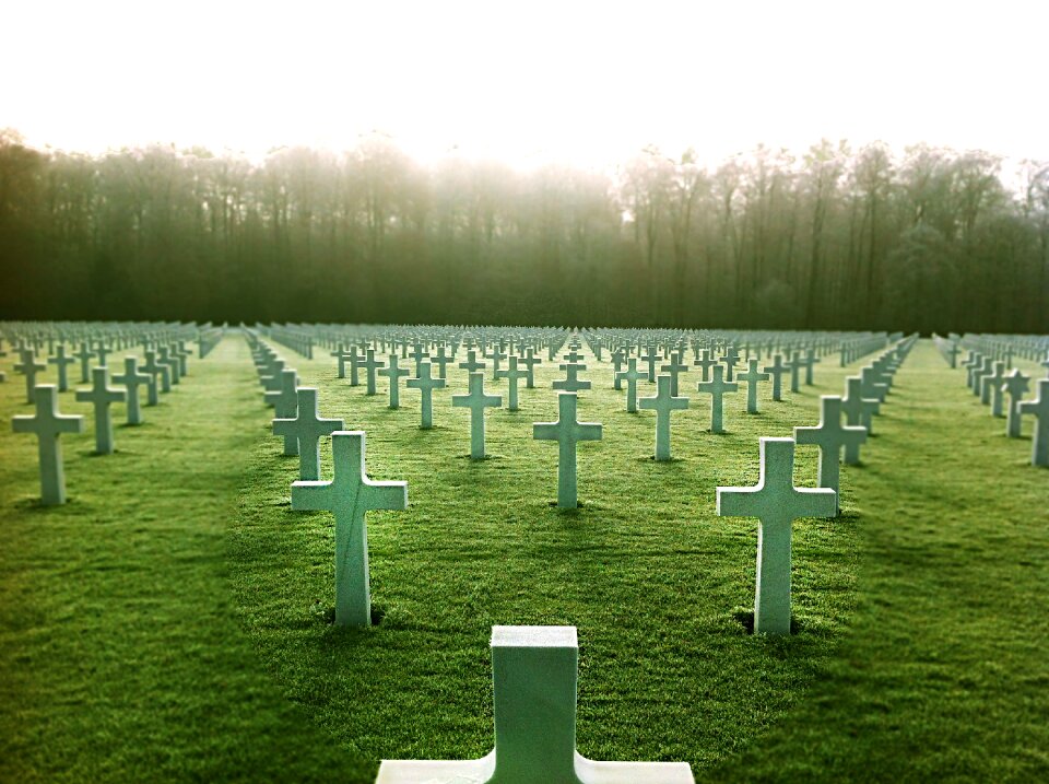 Fallen soldier tomb cruz