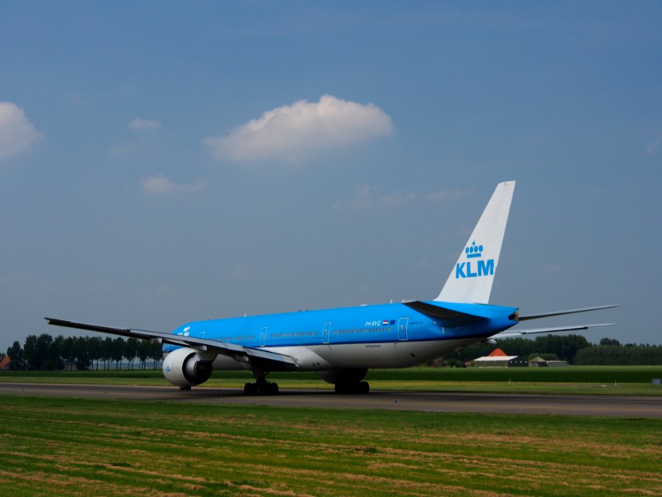 PH-BVG KLM Royal Dutch Airlines Boeing 777-306(ER) - cn 38867 picA