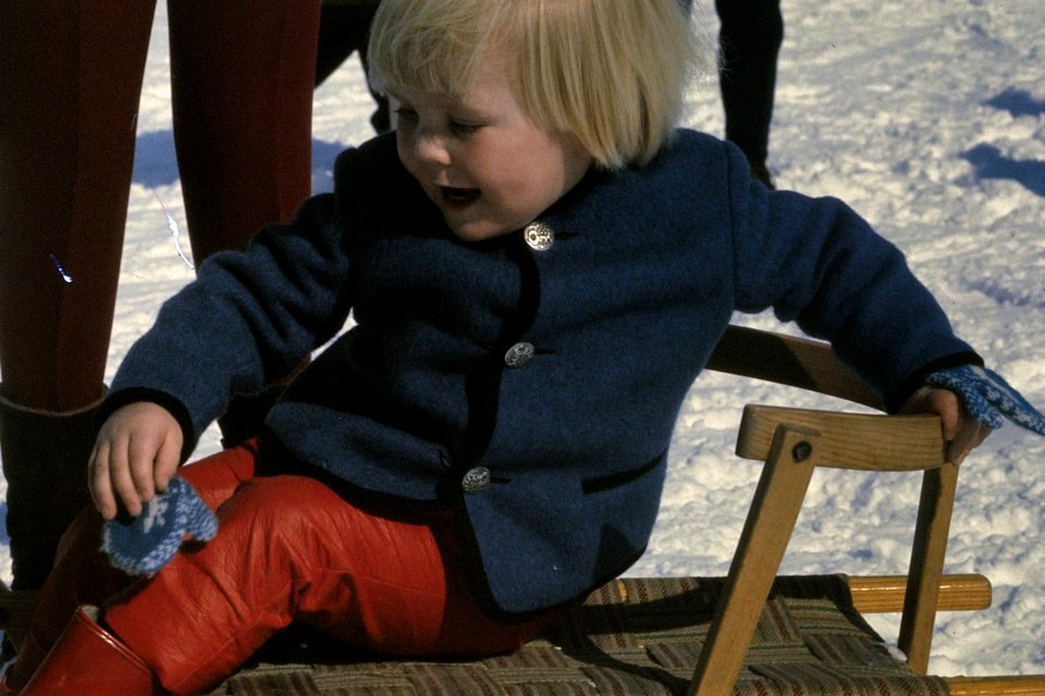 Prinses Beatrix , Prins Claus en kinderen voor wintersport in Lech, Bestanddeelnr 254-8764