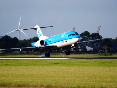 PH-KZD KLM Cityhopper Fokker F70 - cn 11582, 11Aug2014, landing with cross-winds at Schiphol (AMS - EHAM), The Netherlands, pic1