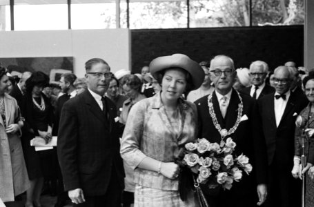 Prinses Beatrix opende nieuwe vleugel Haags Gemeentelijk Museum, Bestanddeelnr 914-0989