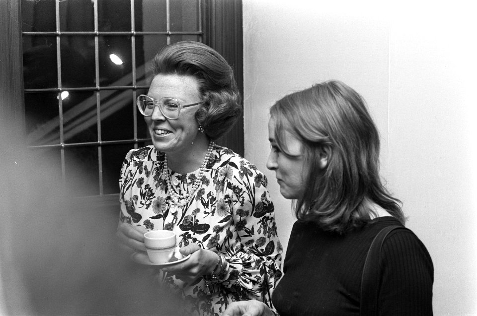 Prinses Beatrix in gesprek, Bestanddeelnr 925-5537